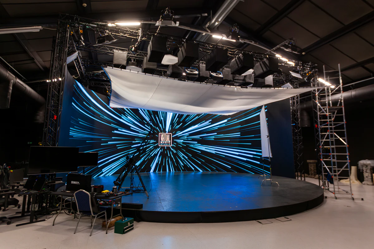 The 200° LED wall with a hyperspace graphic and LED panels overhead